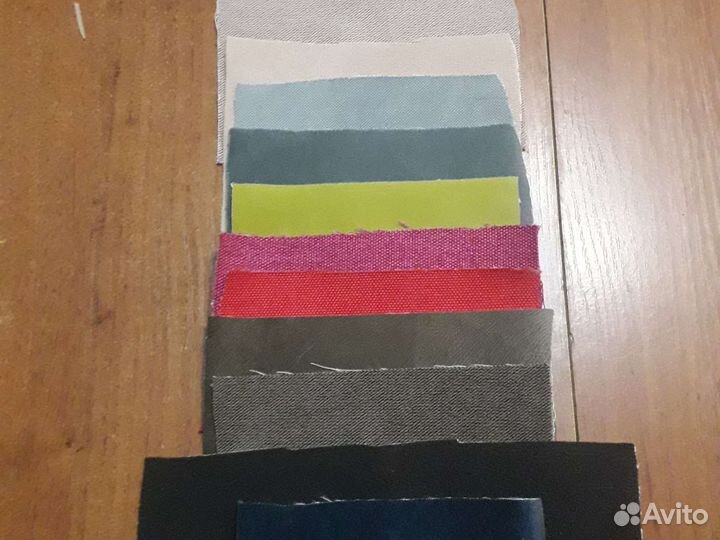 Подушка на резинке для машины