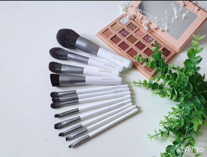 Кисти разные