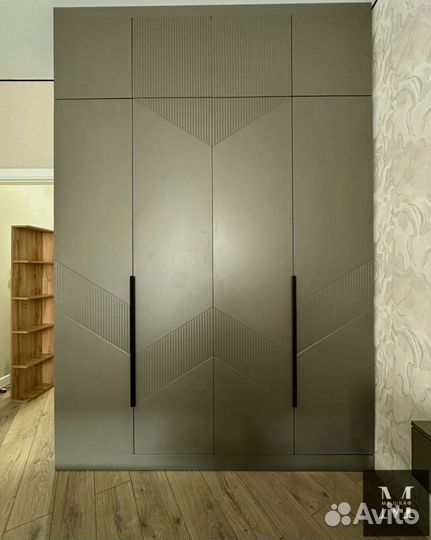 Шкаф распашной