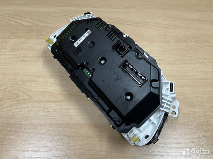 Щиток приборов Toyota RAV4 40