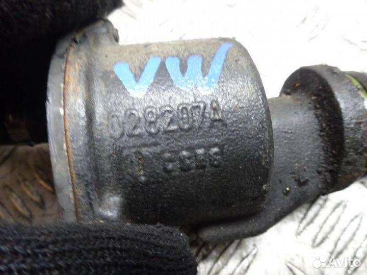 Вакуумный насос Volkswagen Golf 3 1994 028207A