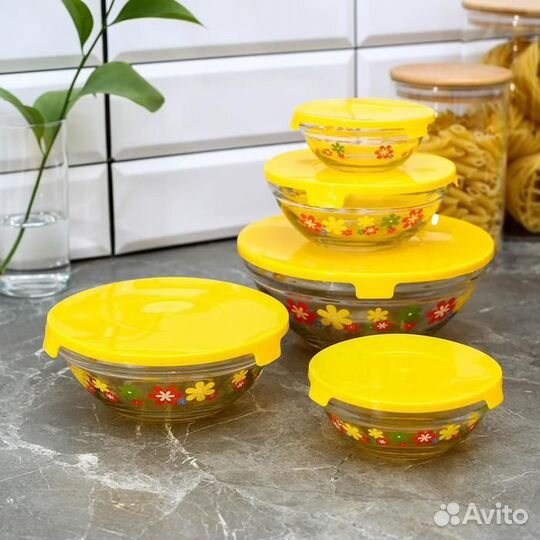 Набор стеклянных салатников с крышками 