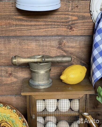 Бронзовая ступка