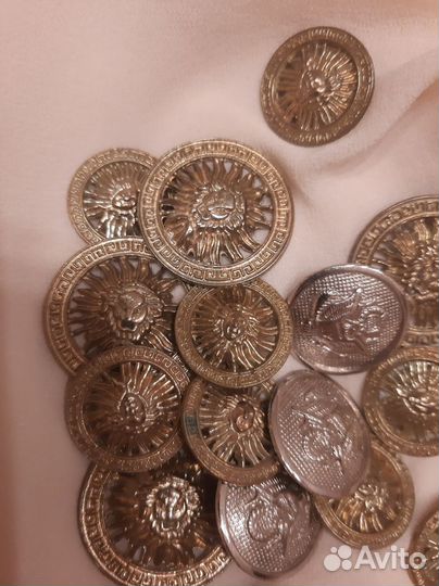 Пуговицы с изображением льва