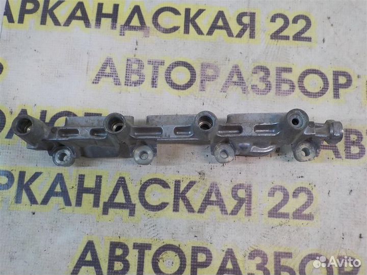 Рейка топливная (рампа) Mitsubishi Carisma (DA) 1