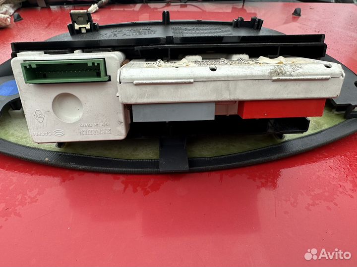 Информационный дисплей Renault