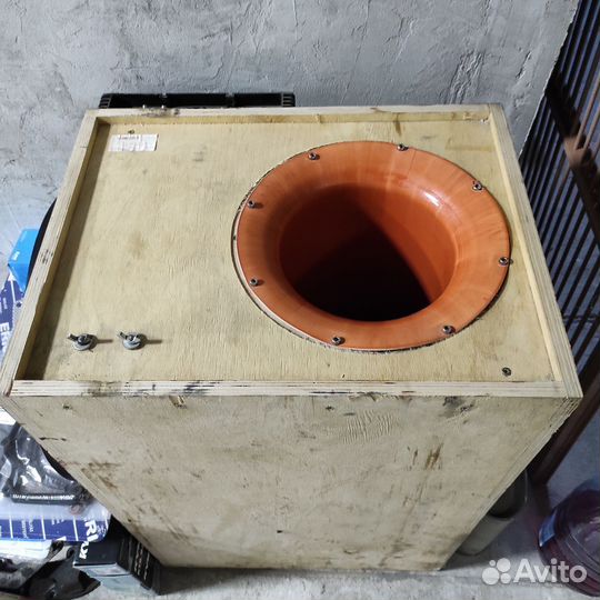 Колонка сабвуфер