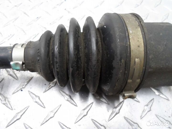 Полуось задняя правая Saturn Vue 1 21991244