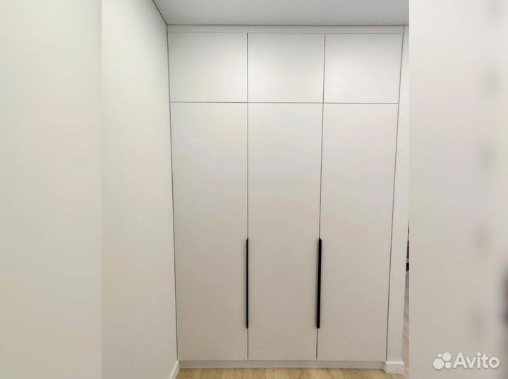 Угловой шкаф