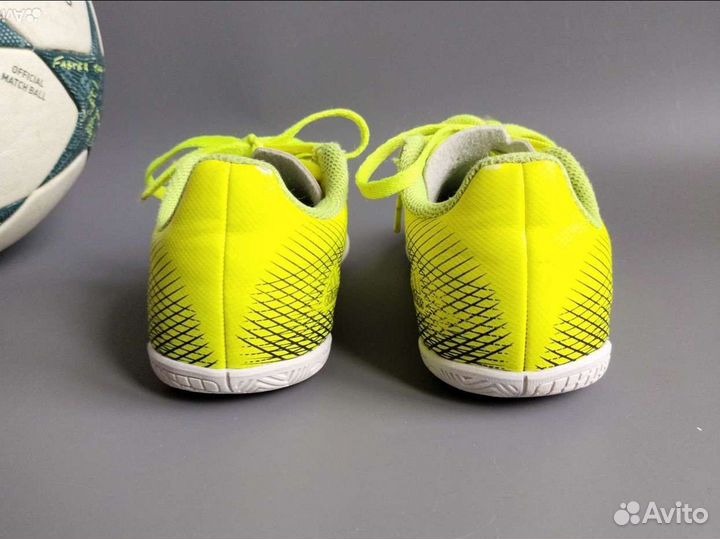 Футбольные бутсы adidas размер 30