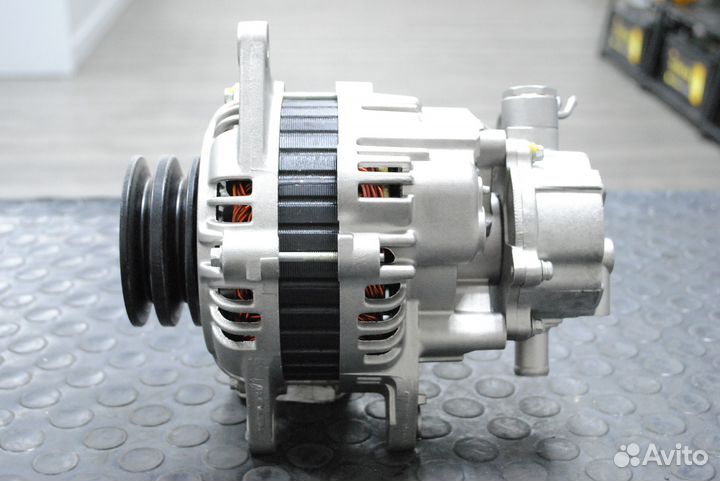 Генератор Hyundai H-1, Starex, Porter 2.5 TD 110А