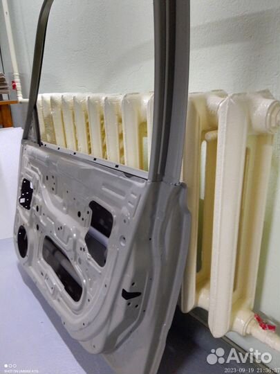 Передняя правая дверь huyndai Accent (тагаз)