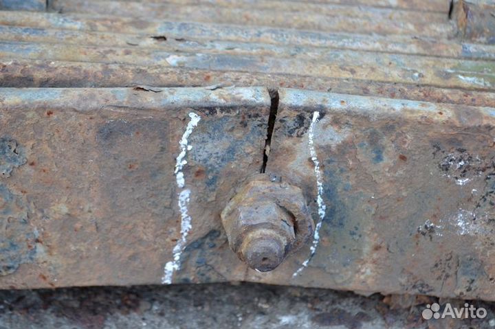 Рессора ведущего моста, левая iveco Trakker (01.04