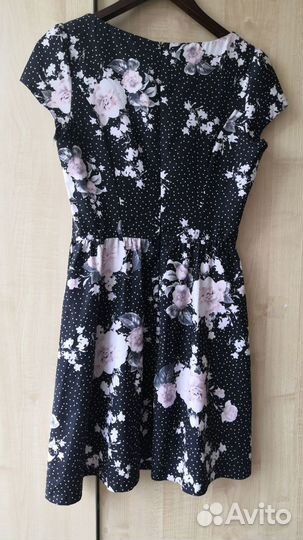 Новое черное платье в цветок 42-44 размер