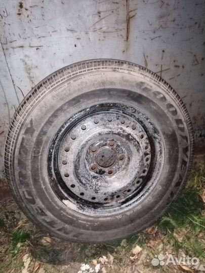 Колесо 215/70-15 Goodyear