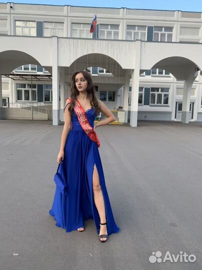 Вечернее платье