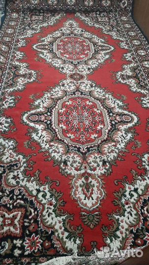 Ковер,Два медальона