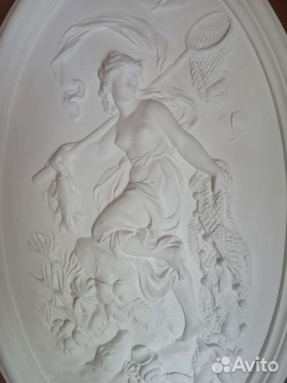 Гипсовое панно, барельеф Рыбачка