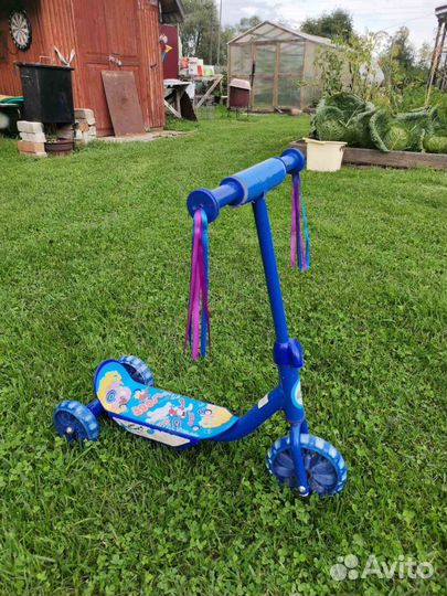 Самокат трехколесный