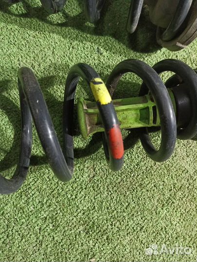 Пружина подвески задняя Renault Megane 2 1.6 2008