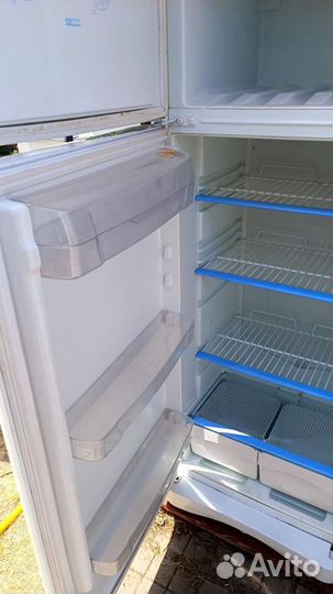 Холодильник 2х камерный 