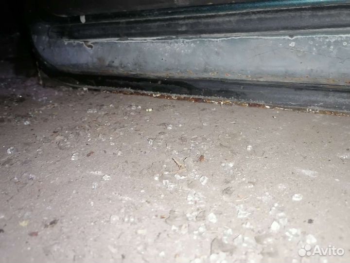 Дверь передняя правая mercury sable 3