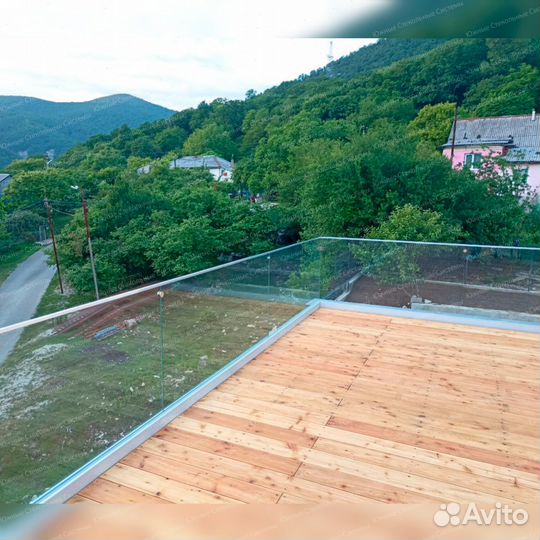 Стеклянное ограждение для балкона