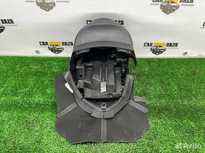 Обшивка рулевой колонки