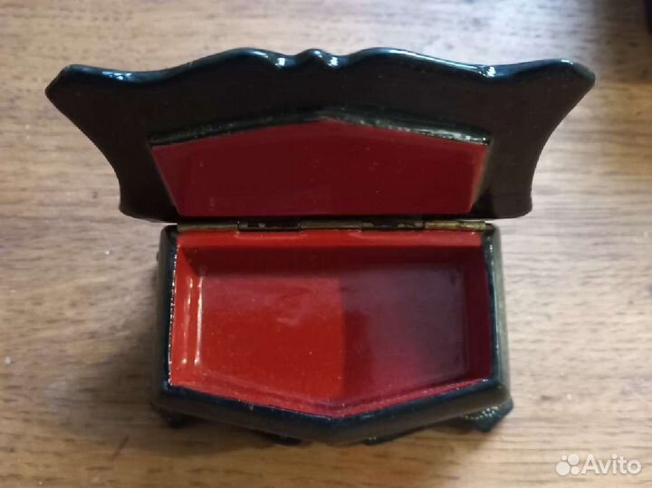 Шкатулка для ювелирных украшений (Палех)