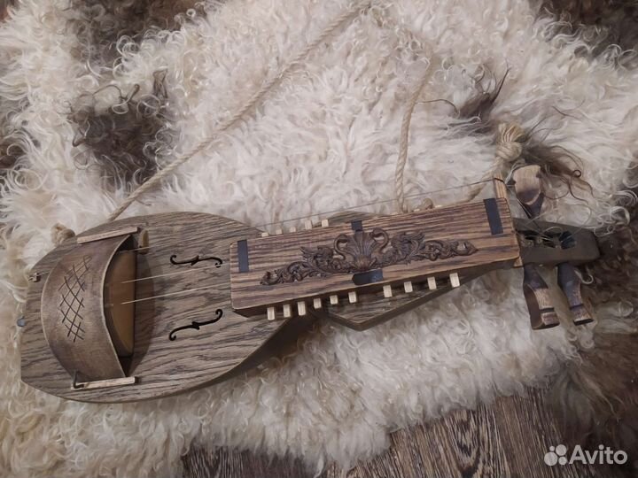 Колесная лира