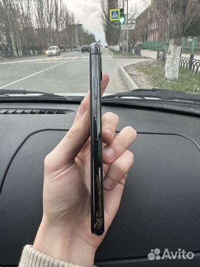 iPhone X, 64 ГБ