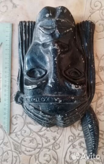 Маска настенная