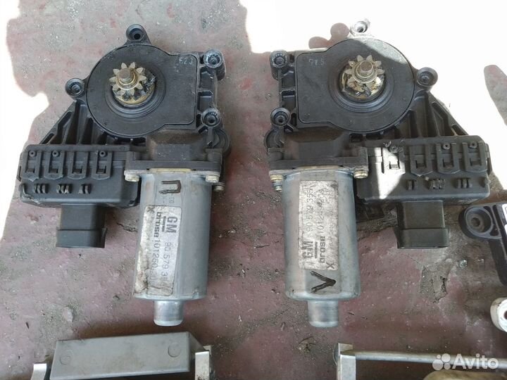 Элементы передних дверей Опель Зафира А