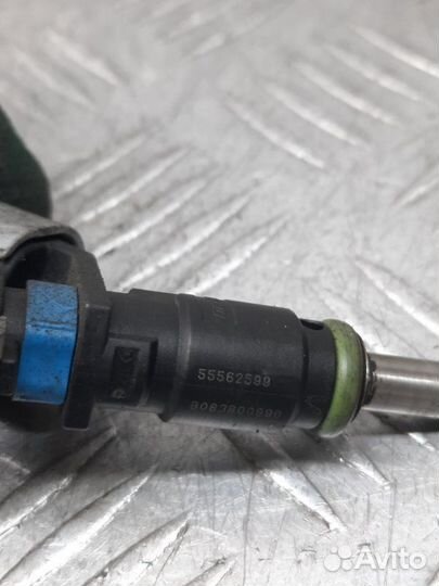 Форсунка Opel Astra 1.6 A16XER 2011