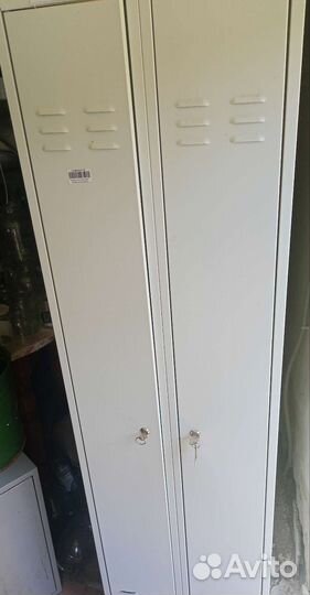 Металлический шкаф