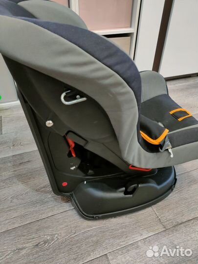 Детское удерживающее кресло бу