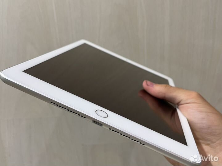 iPad 6 2018 Silver 32gb Wi-Fi 97