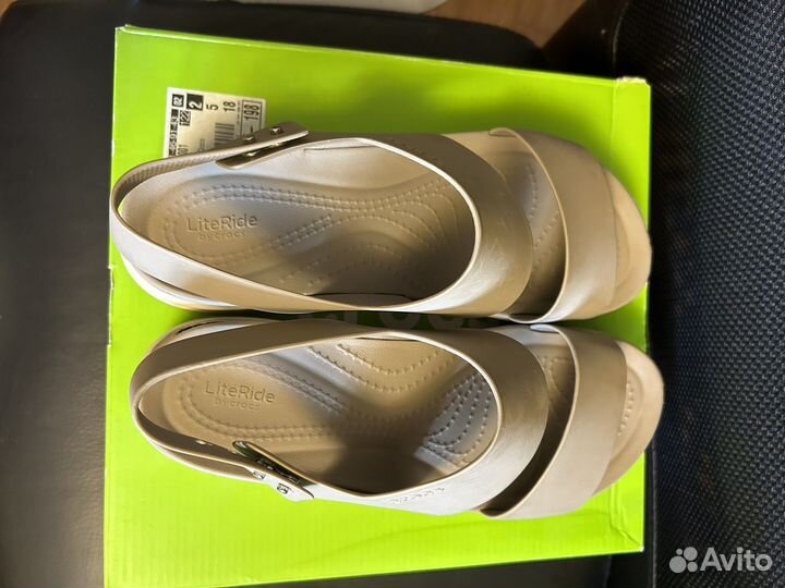 Crocs brooklyn Low wedge W8 (37-38 размер)