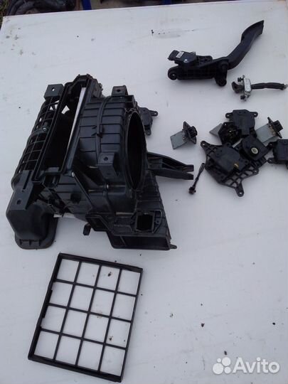 Hyundai Solaris заслонка отопителя