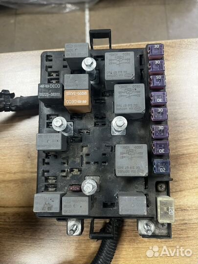 Блок предохранителей моторного отсека Kia Cerato