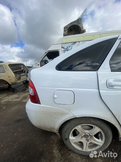 Правая задняя крыло LADA Priora