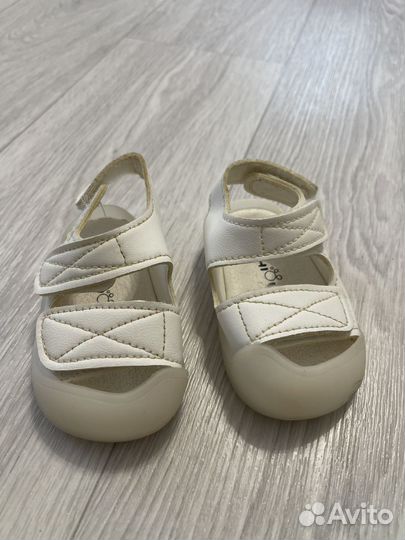 Сандали на малыша