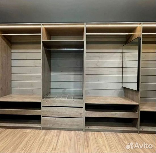 Гардеробная четырехдверная