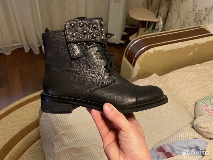 Женские осенние ботинки