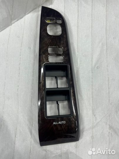 Накладка блока управления стеклоподъемником Toyota