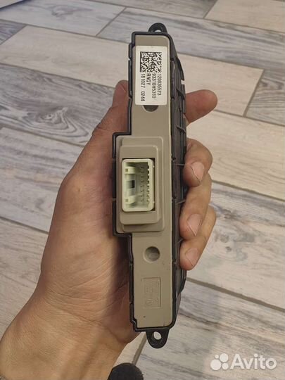 Кнопка подогрева сидений на Hyundai Solaris 2