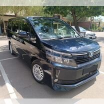 Toyota Voxy 1.8 CVT, 2016, 164 500 км, с пробегом, цена 2 065 000 руб.