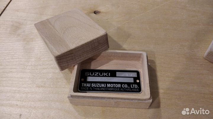 Изготовление шильдиков и наклеек с VIN номером