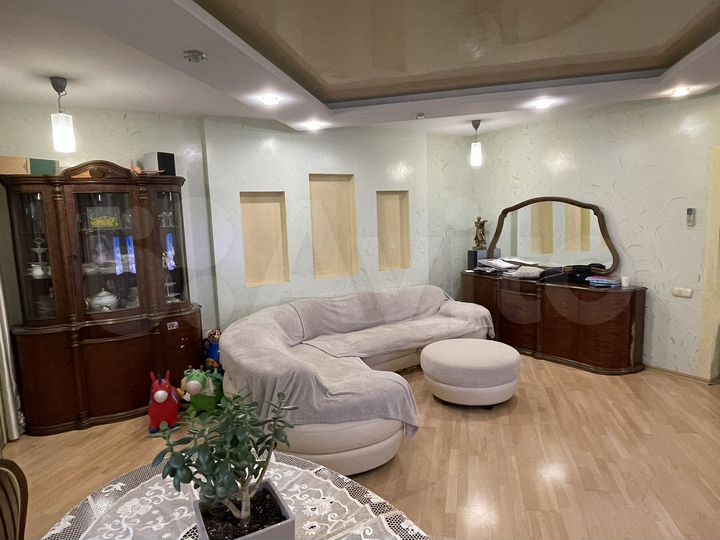 4-к. квартира, 131,6 м², 2/5 эт.