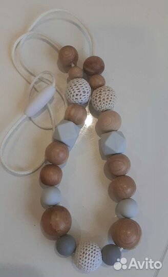 Слингобусы (бусы для мамы), держатели для соски